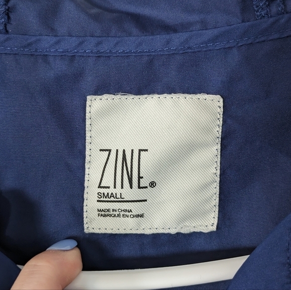 Like-New Zine Blue Full Zip Hooded Windbreaker Jacket Size Small - Picture 2 of 6